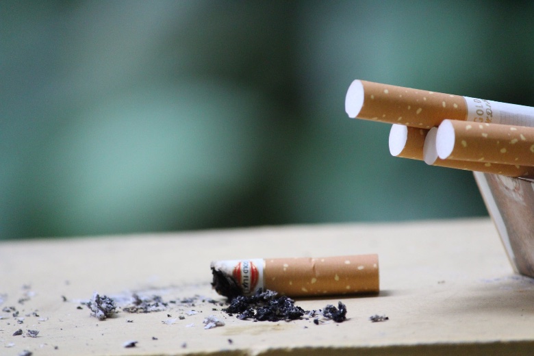 nicotina liquida composizione sigaretta elettronica per smettere fumare