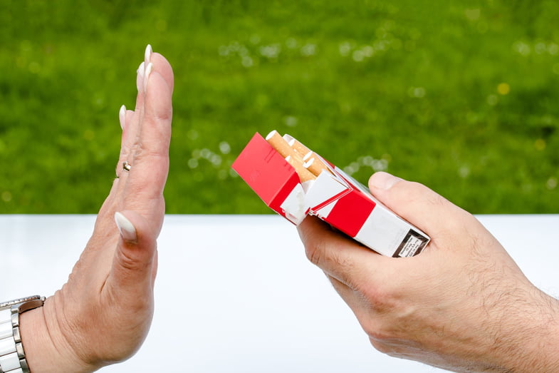 Masticare gomme alla nicotina aiuta a liberarsi dalla dipendenza da questa sostanza
