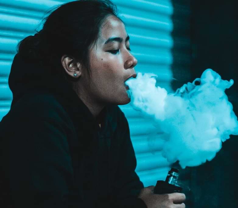 Fumatrice con esperienza e-cig | Terpy