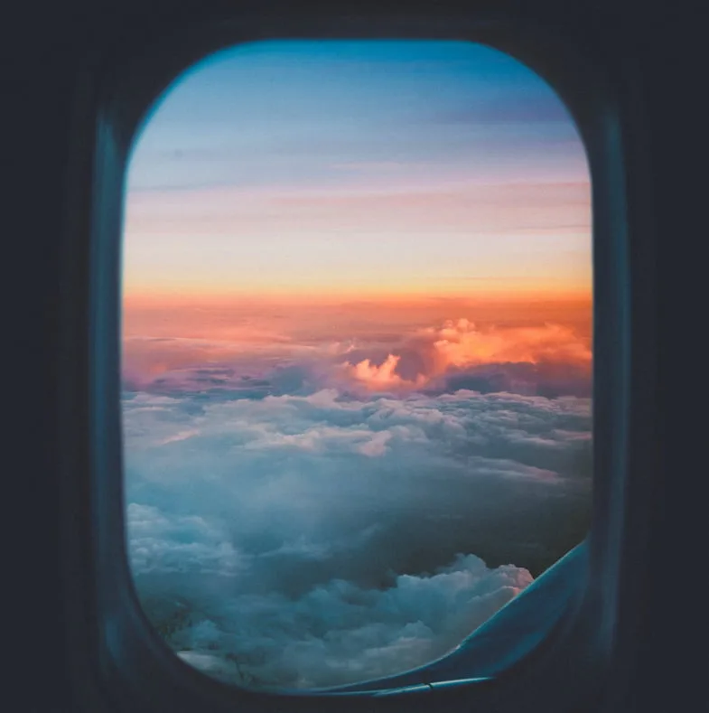 Oblò di un aereo in volo | Terpy
